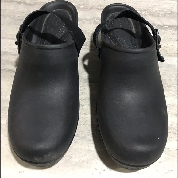 Crocs Closed Sandals with Strap - Picture 1 of 8